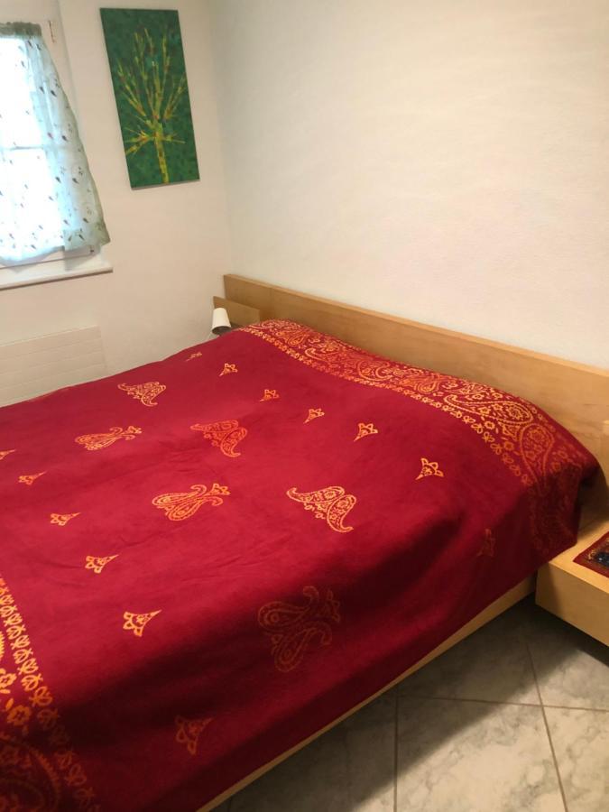 Mona'S Sleep & Go Bed and Breakfast Buren  Buitenkant foto
