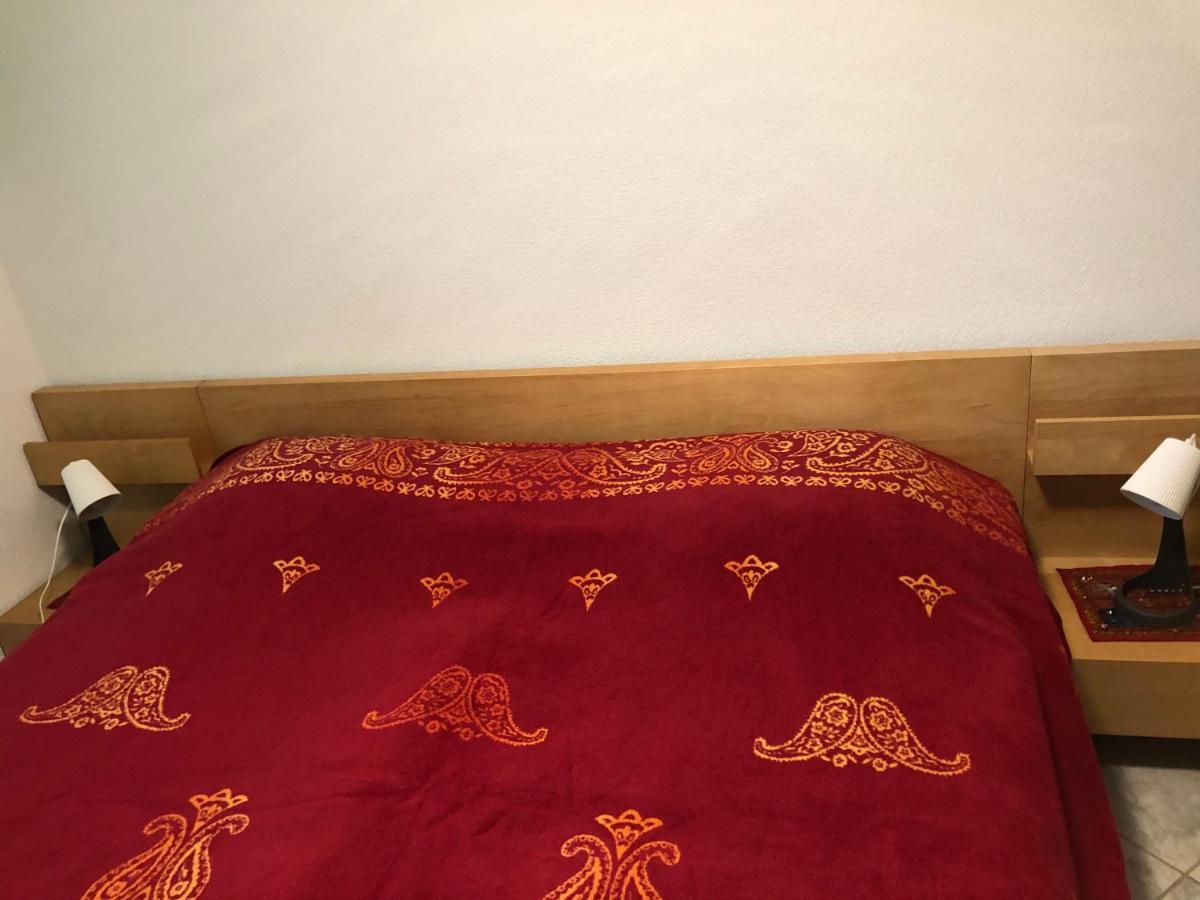 Mona'S Sleep & Go Bed and Breakfast Buren  Buitenkant foto