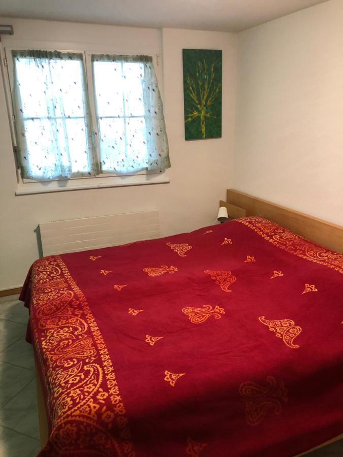 Mona'S Sleep & Go Bed and Breakfast Buren  Buitenkant foto