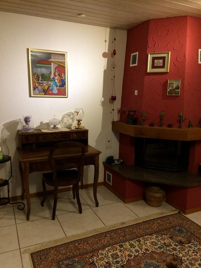 Mona'S Sleep & Go Bed and Breakfast Buren  Buitenkant foto