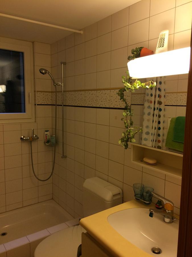 Mona'S Sleep & Go Bed and Breakfast Buren  Buitenkant foto