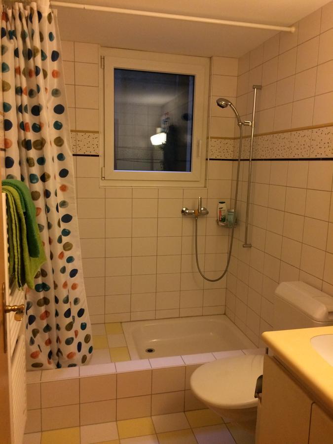Mona'S Sleep & Go Bed and Breakfast Buren  Buitenkant foto