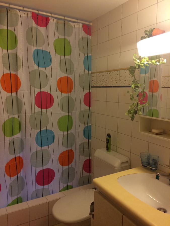 Mona'S Sleep & Go Bed and Breakfast Buren  Buitenkant foto