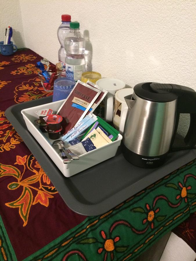 Mona'S Sleep & Go Bed and Breakfast Buren  Buitenkant foto