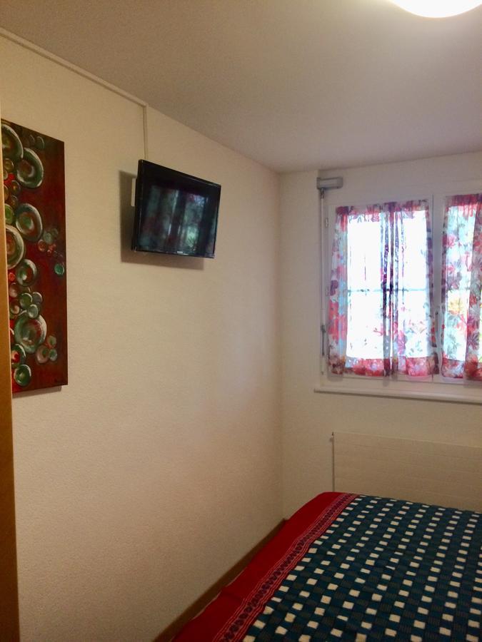 Mona'S Sleep & Go Bed and Breakfast Buren  Buitenkant foto